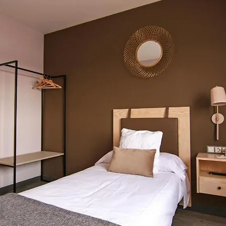 El 3* אל פואיג